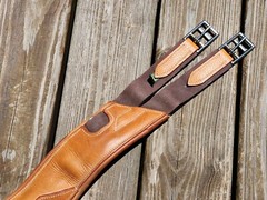 Devoucoux Light Brown Padded Belly Guard Stud Jump Girth – 50″-125cm – NWOT