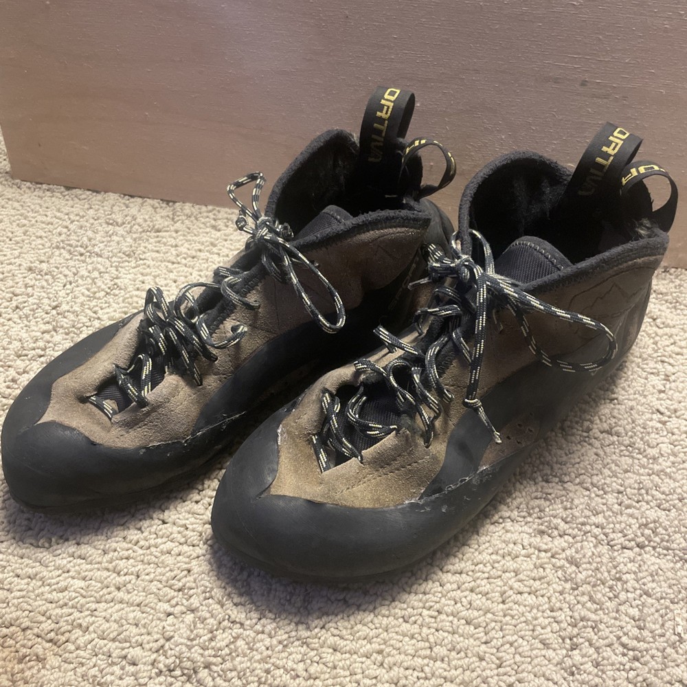 La Sportiva Original TC Pro Mens Size 10.5 M 43.5 EU Climbing Shoes Fresh Resole