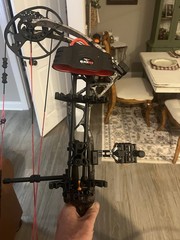 Blackout Epic NT Compound Bow Package Right-Handed