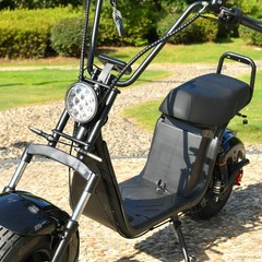 Harley electric scooter with a 3000W powerful motor reaches max speeds of 35MPH