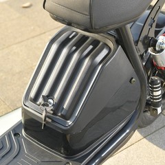 Electric scooter for teenagers and adults, 2000W motor max speed 28PMH Ebike