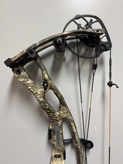 Hoyt Carbon RX 9 RH 50-60# Realtree APX 25-30″ Draw Length (Read Description)