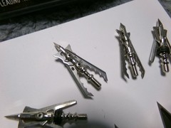 5 Rage Hypodermic mechanical Broadheads 100 Grain Slipcam + 3 unknown EUC