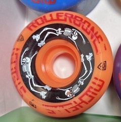USED Lot of 2 RollerBones Estro Jen Michelle Steilen 57mm 101A Skate Wheels 8 Pc