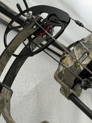 Bowtech Invasion CPX-RTH package 70# 26-30″. Balanced and tuned, Near Perfect!