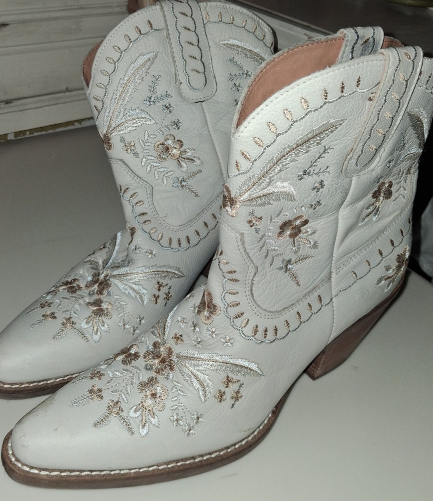 Dingo DI 748 White Leather Western Boots women’s Size 10 MPN DI 748 WHITE