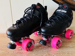 Sure-Grip Roller Skates Men’s Size 7 Black Rebel, $239