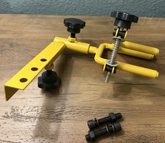Adjustable Bow Vise for Compound Bows