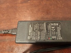 COMING DATA CD LITHIUM CHARGER CP3615 Input 100-240v .50/60 Hz 42V/1.5A