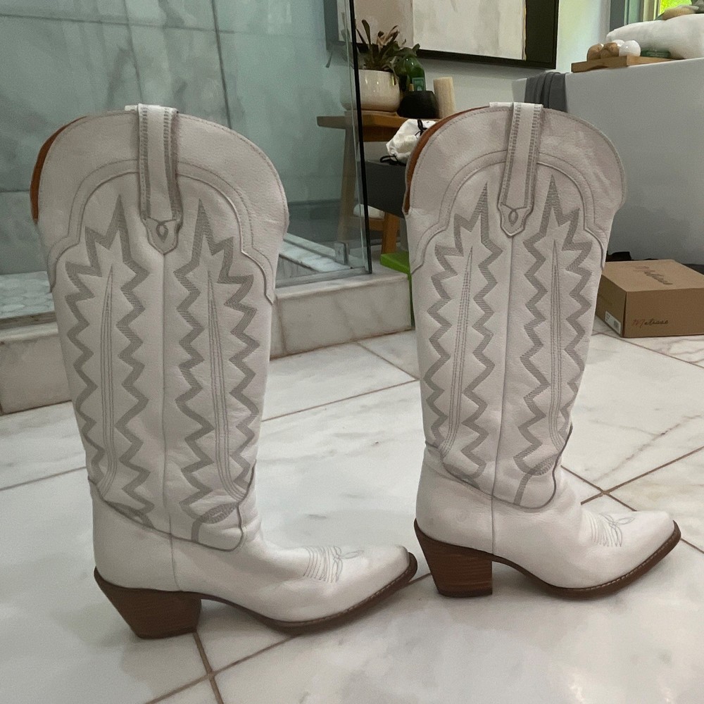 Dingo White Western Cowboy Boots US 8 Pointed Toe Pull-On Tall Shaft