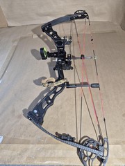 ATHENS ACCOMPLICE 34 BOW W/ BLACK GOLD 7 PIN SIGHT VAPOR TRAIL REST A (293192-1)