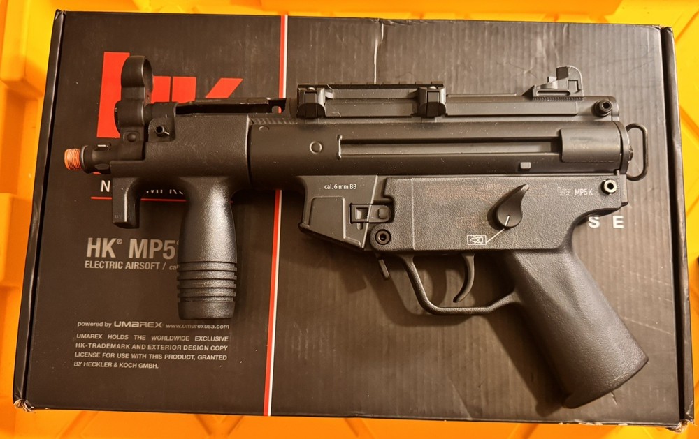 Elite Force H&K MP5K AEG Airsoft Replica w/ 6 MP5 Magazines, Box & Manual