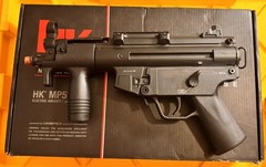 Elite Force H&K MP5K AEG Airsoft Replica w/ 6 MP5 Magazines, Box & Manual