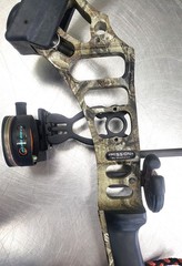 Mathews Mission Craze II RH Compound Bow w/ Dead Nuts 3, 4-Pin Fiber Optic Sight