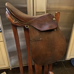 B. T. Crump Close Contact English Jumping Saddle 16.5″