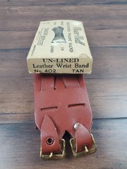 Vtg 1950s NOS Wear Well Leather Wrist Strap Archery Lifting #404 Machin Bier