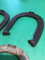 Set of 4 VTG DIAMOND DULUTH DOUBLE RINGER FORGED HORSESHOES 2-1/2 LB A & B (B)