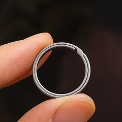 Titanium Alloy Key Rings Keychains Buckle Pendant Super Light Man Car Keychain f