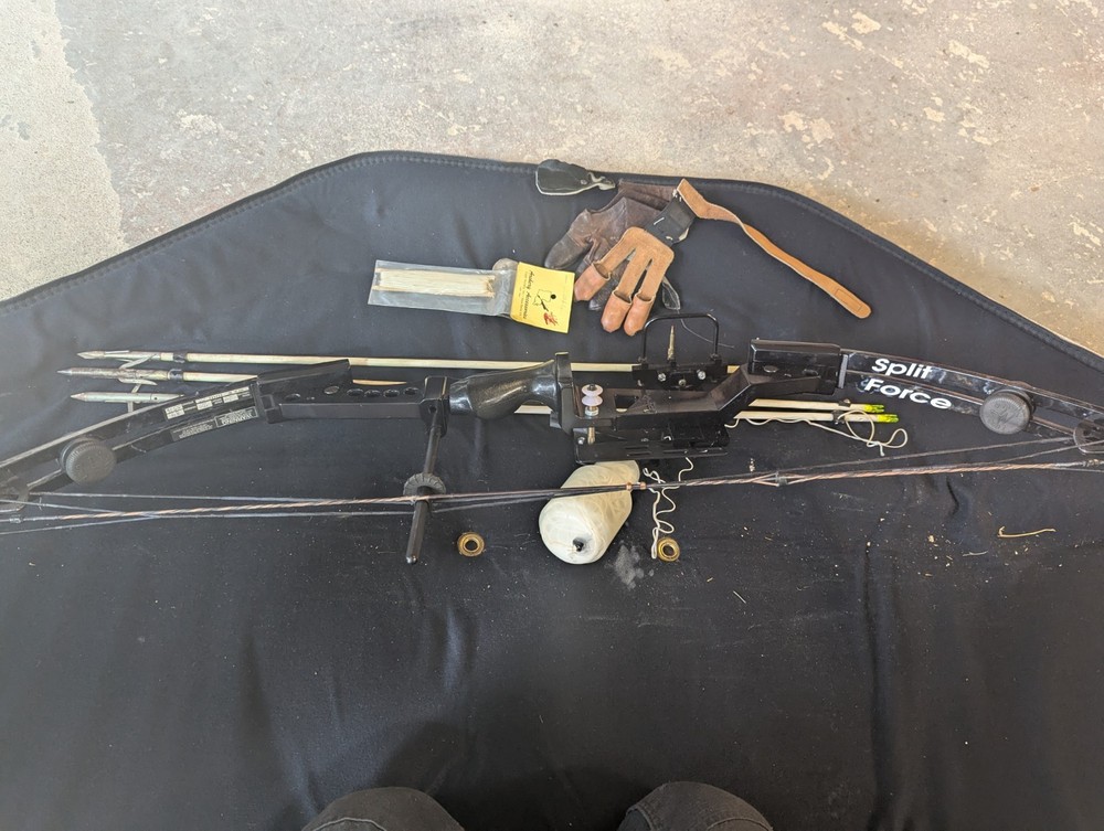 High Country Split Force Vibra Flex Armor Bow Set Up For Fishing RH 29″ 70 LB