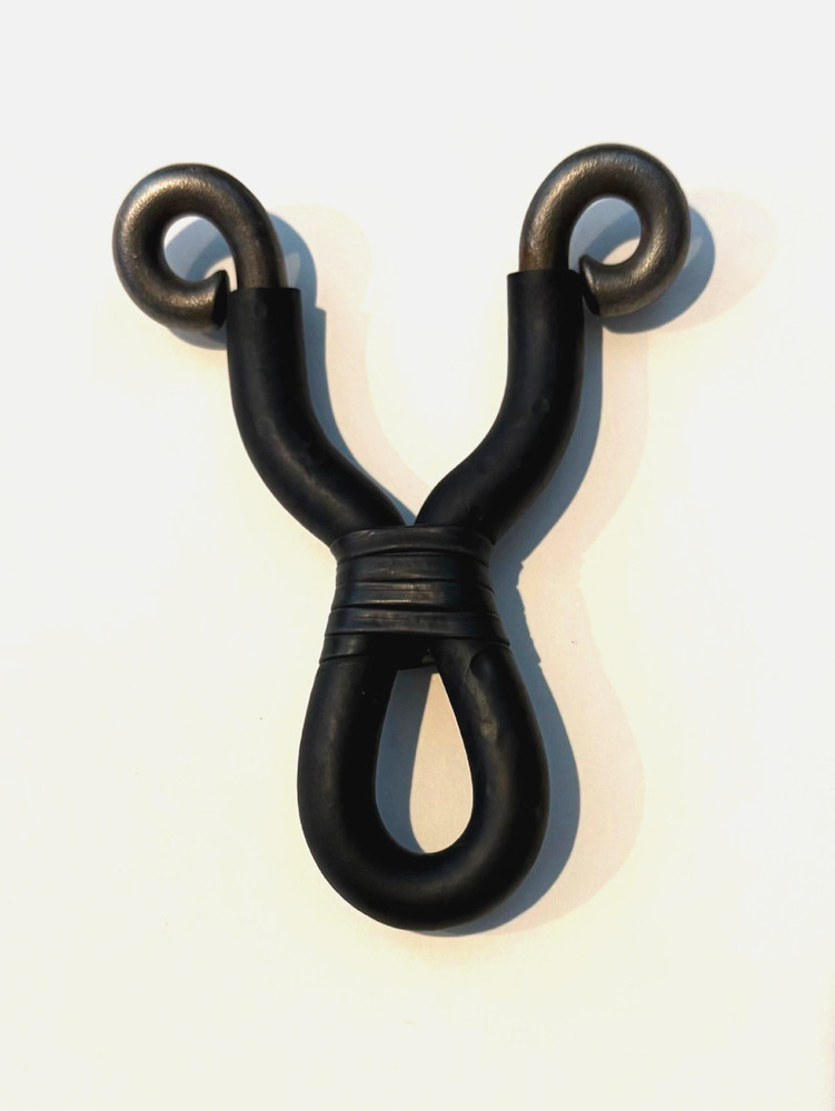 Ergonomic Dancing Dankung Hunting Slingshot w/ Cold Bending Steel Rod + 2 Bands