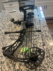 Matthews V3X 33 Compound Bow Right-Hand with Arrow Rest