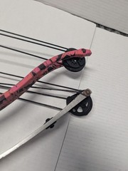 Hoyt Banshee Compound Bow 44in Pink Camo Hoyt USA Cobra Sight Rest Stabilizer