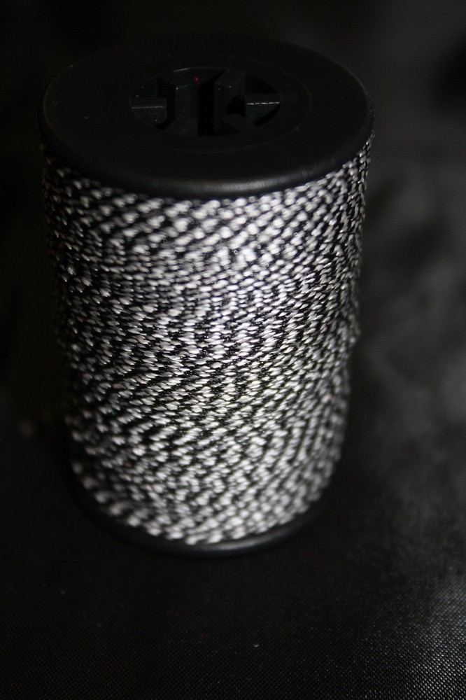 Black & White BCY .021 #62 Braided Center Serving Material Spool Bow String