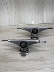 Set Gullwing Charger 50° Neil Carver 9″ Skateboard Trucks