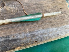 VINTAGE ARCHERY BOW FISHING REEL AND ARROW WITH CARP POINT FOR BOWFISHING