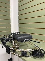 BRAND NEW, Bear Pristine Mossy Oak Bottom Land RTH, RH, 24.5-28.5”, 30-50#.