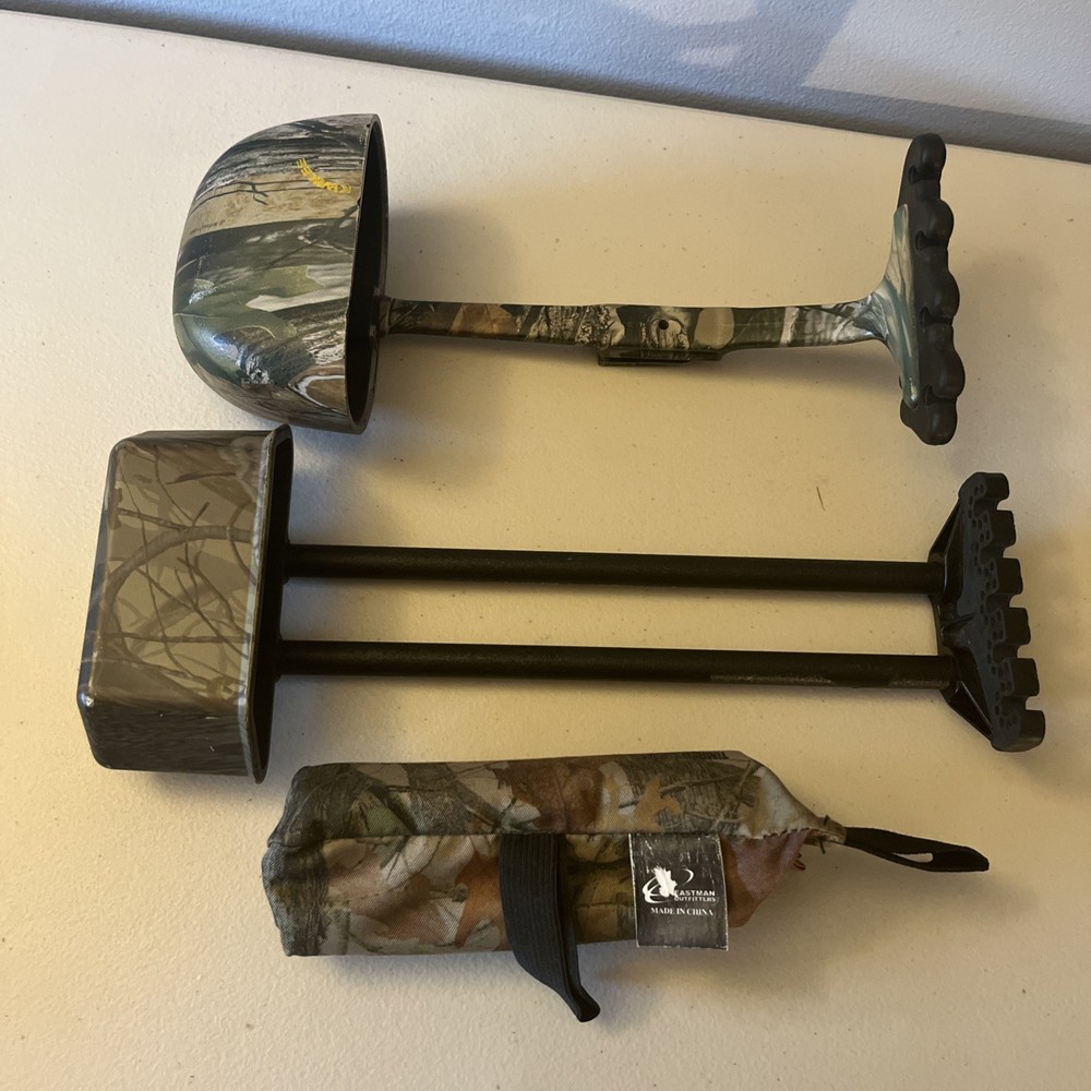 Bow Quiver for Bows Black and Camouflage Noise Maker Deer Hunting Outdoor