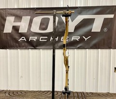 Hoyt RX-9 65lbs/25″ – 30″/Bourbon
