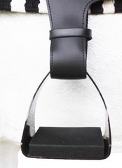 Challenger 6″ Aluminum Endurance Stirrups Lightweight Black Trail Riding Stirrup