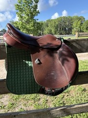 Bates Elevation 16.5” Saddle With CAIR and Easy Change Gullet System