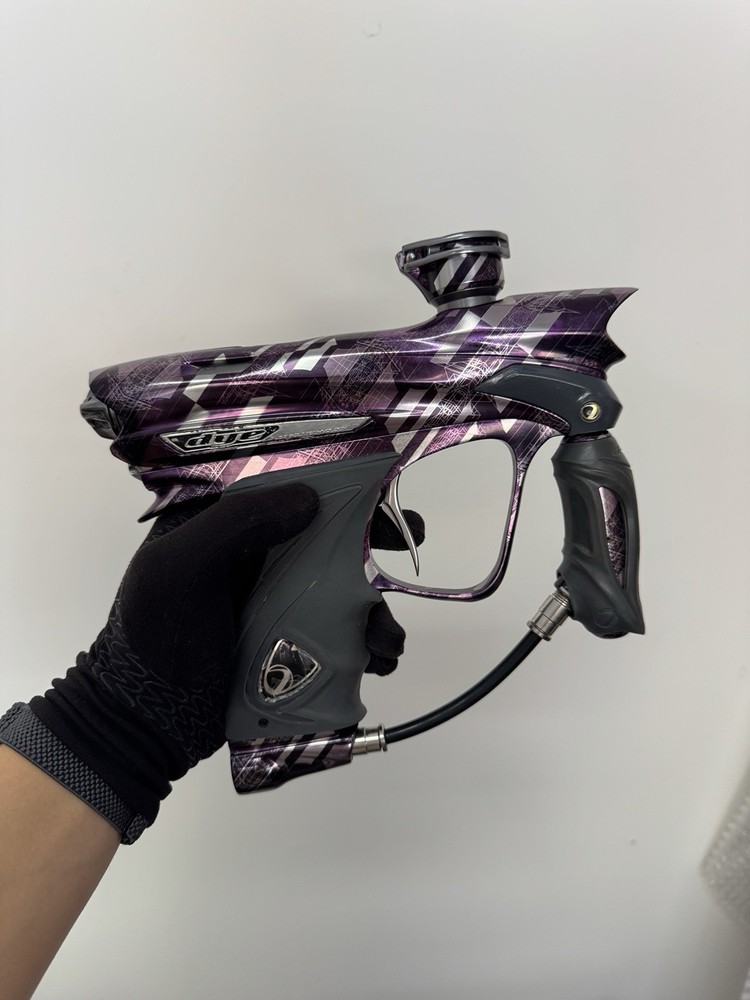 Dye DM13 Paintball Marker with Case Cubix Grey