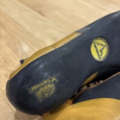La Sportiva Mens Size 41 (US 8.5) Lace Up Rock Climbing Shoes Womens 9.5