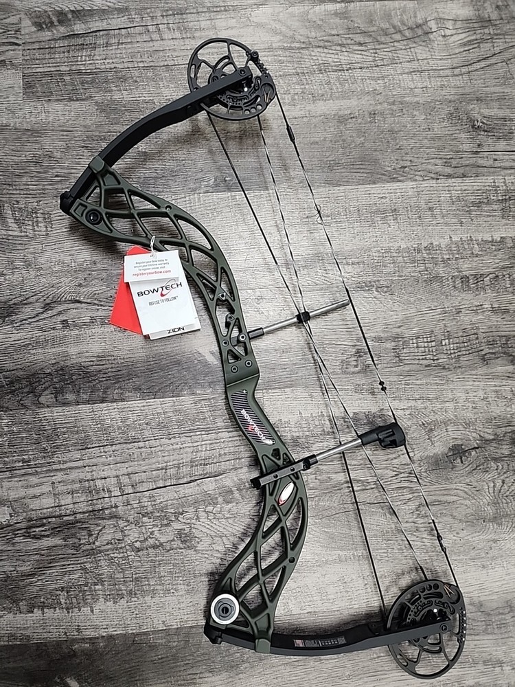 Bowtech Carbon Zion – Right Hand – 25.5-30.5″ draw – 60-70LBS – OD Green