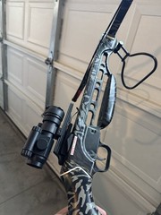 Camouflage/Black Crossbow 80 lb 400 fps w/ Red Dot Sight & Soft Carry Case