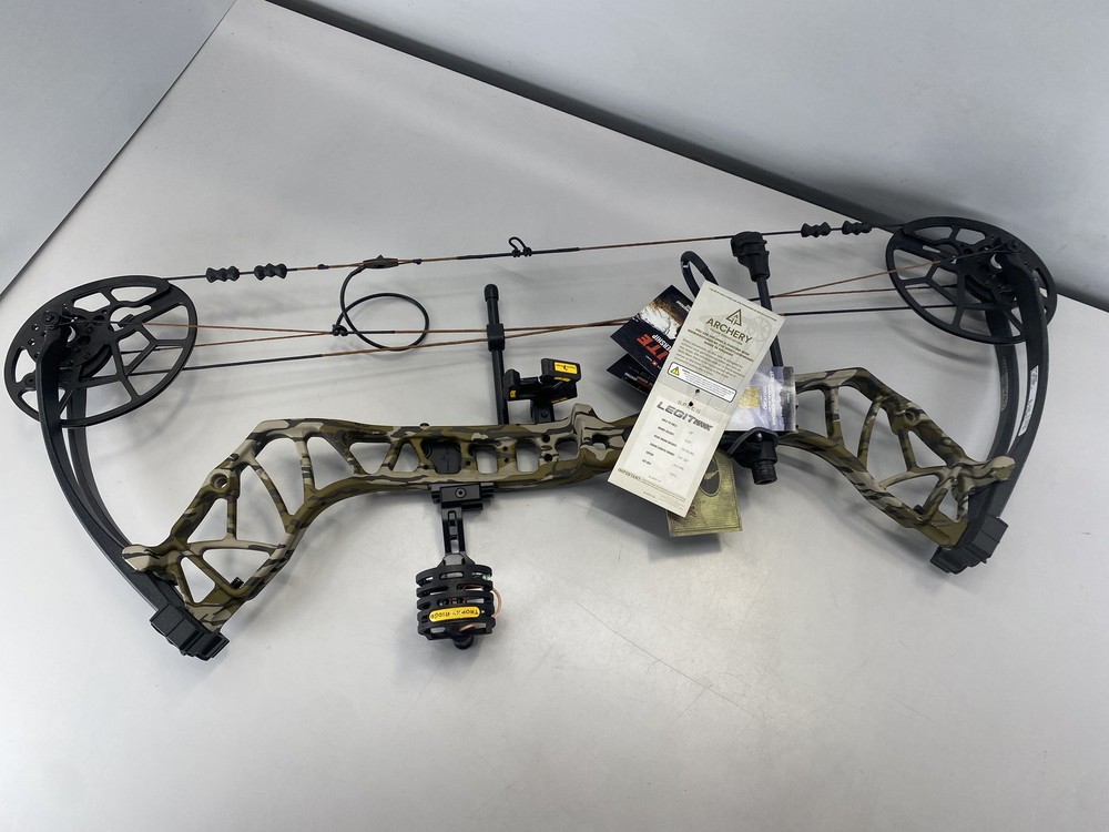 Bear Legit Maxx RTH Compound Bow Mossy Oak Bottomland Right-Handed