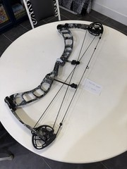Prime Centergy Bow RH 34 ATA 60-70lbs Compound Bow