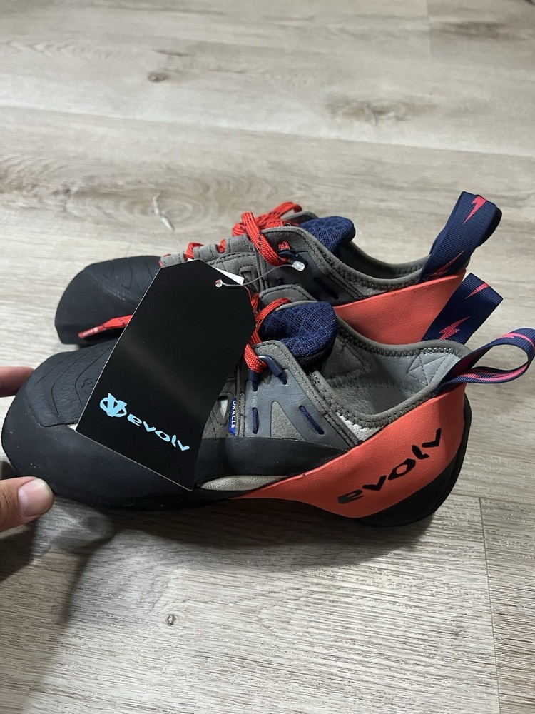 New Evolv Oracle climbing shoes US 10.5 New With Tags No Box