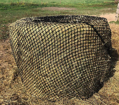 KNOTLESS HEAVYDUTY 4-5mm Thick Round Bale Slow Feed Hay Net (4×5)