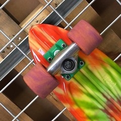 New Globe Bantam Graphic ST Tie Dye Complete Skateboard – 6in x 23in