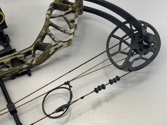Bear Legit Maxx RTH Compound Bow Mossy Oak Bottomland Right-Handed