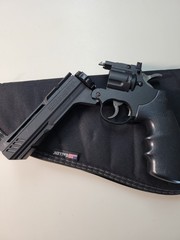 CO2 Crosman Vigilante .177 Cal BB Pellet Air Pistol with Case. pellets, Co2