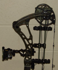 Loaded Right Hand 2025 Bowtech Solution LS Bow Package-24.5 to 30″, 60 to 70 lb