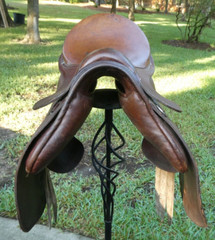 Rossi y Caruso for Simco 17″ Leather Saddle