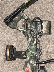 PSE Stinger NI Compound Bow 25-30″ DRAW 70# RIGHT HANDED