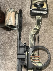 PSE Stinger NI Compound Bow 25-30″ DRAW 70# RIGHT HANDED