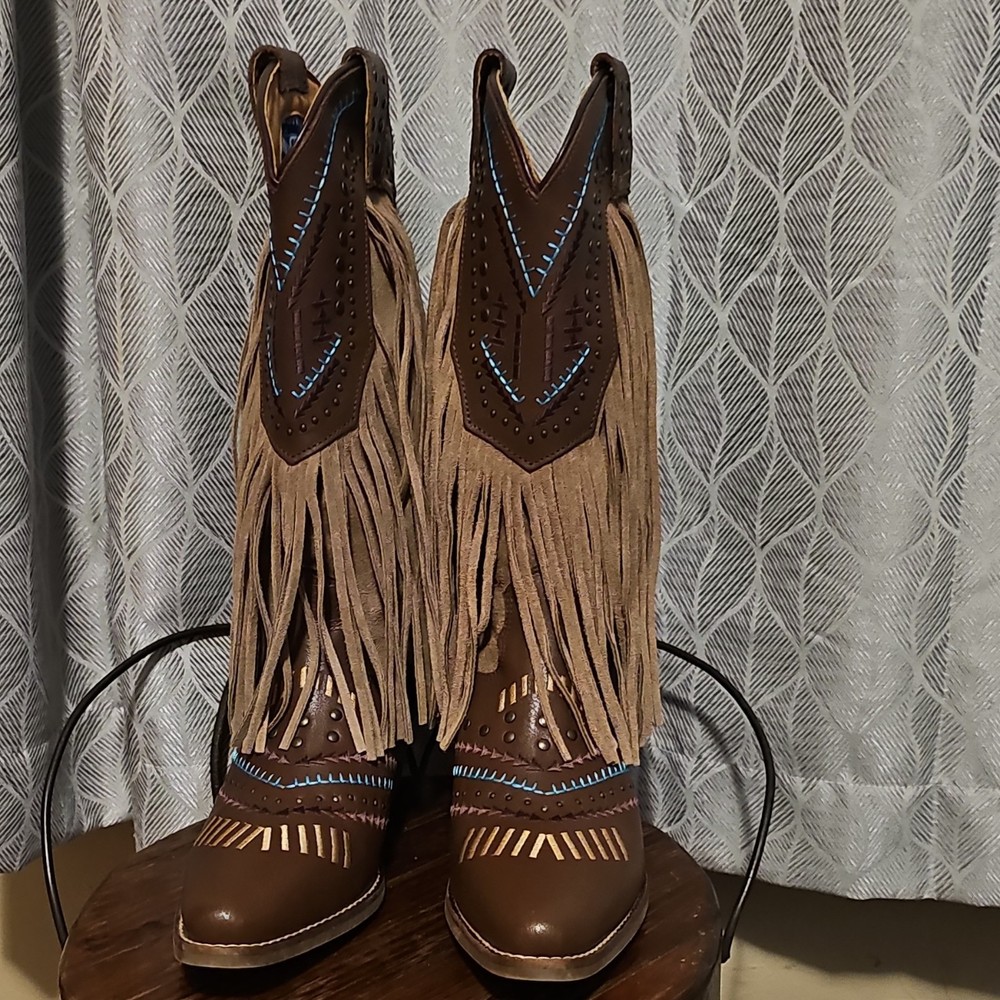 Dingo Women’s Brown Fringe Western Boots w/ Blue Stitching, US 8.5M